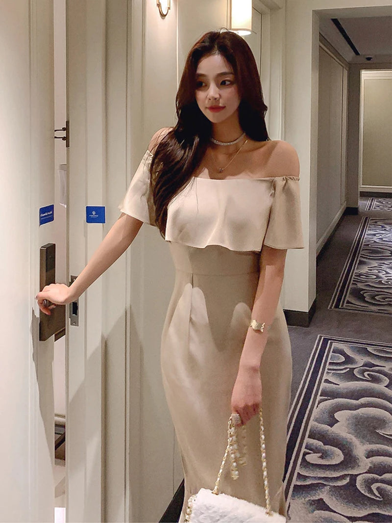 Vestido Midi Ajustado con Hombros Descubiertos – Elegante, Sexy y Sofisticado