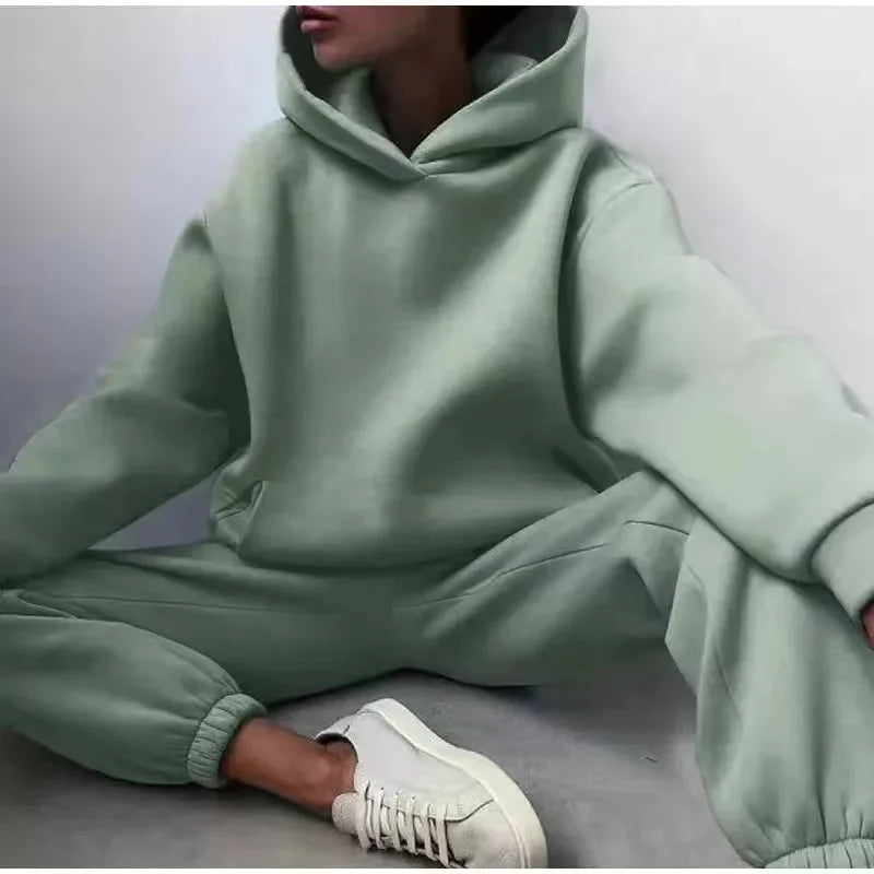 Conjunto Deportivo de Invierno para Mujer | Sudadera Oversize con Capucha + Pantalón Cómodo