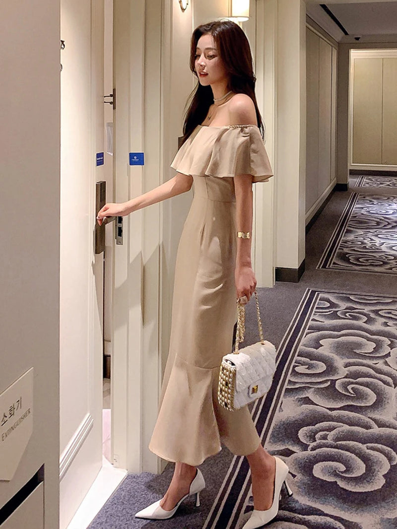 Vestido Midi Ajustado con Hombros Descubiertos – Elegante, Sexy y Sofisticado