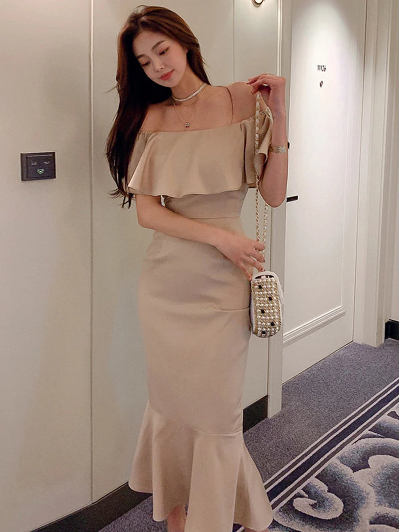 Vestido Midi Ajustado con Hombros Descubiertos – Elegante, Sexy y Sofisticado