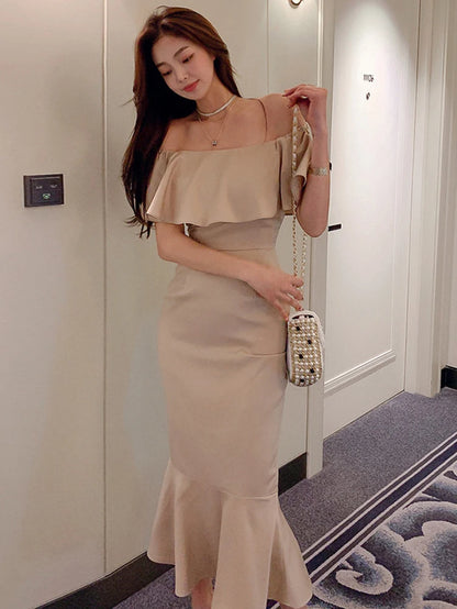 Vestido Midi Ajustado con Hombros Descubiertos – Elegante, Sexy y Sofisticado