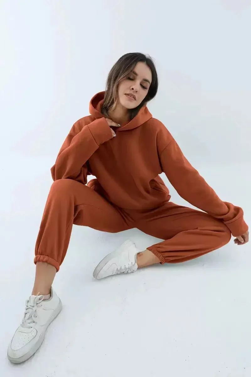 Conjunto Deportivo de Invierno para Mujer | Sudadera Oversize con Capucha + Pantalón Cómodo