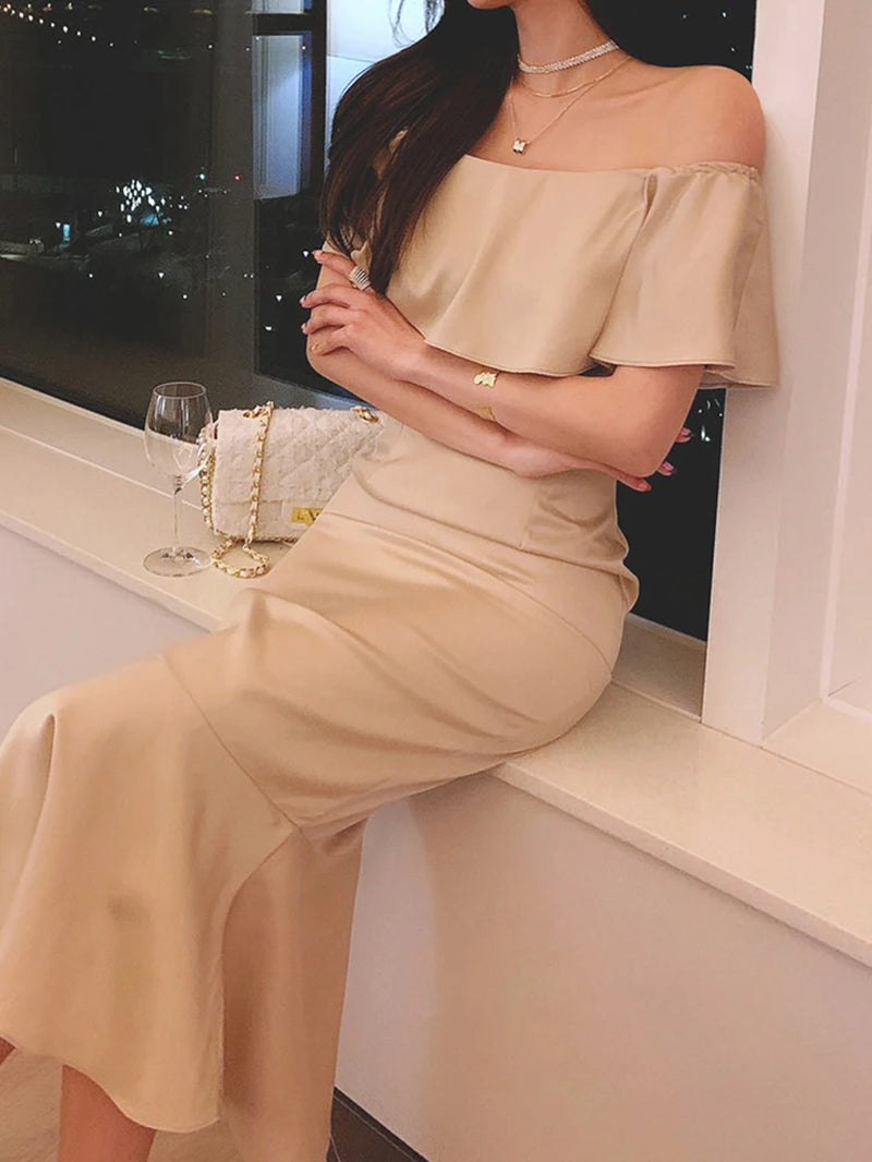 Vestido Midi Ajustado con Hombros Descubiertos – Elegante, Sexy y Sofisticado
