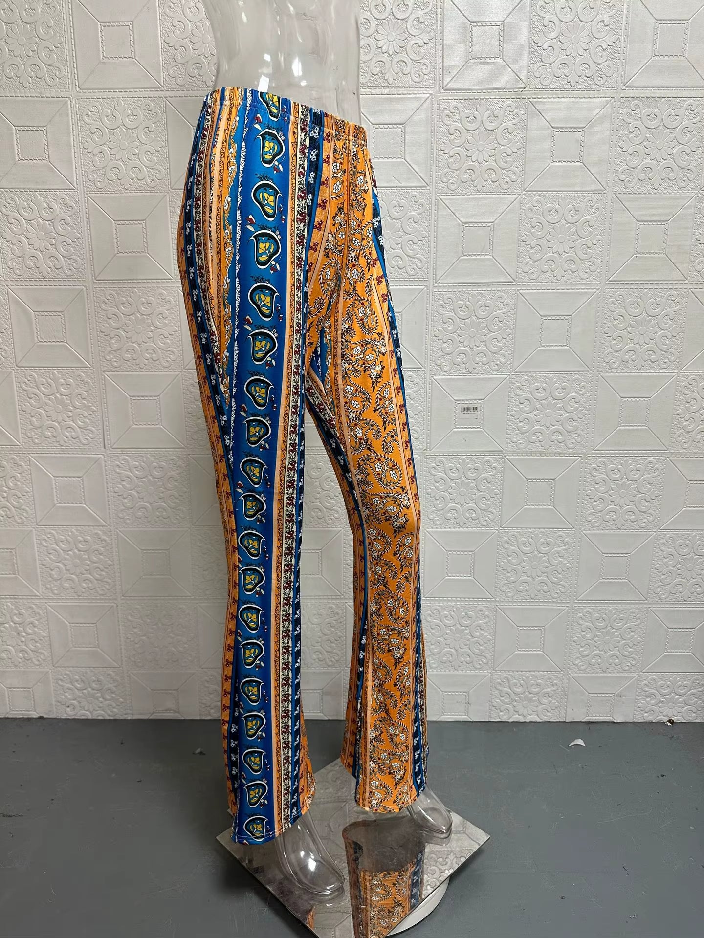 Pantalones Casuales Estampados de Alta Elasticidad – Corte Micro Acampanado a la Moda