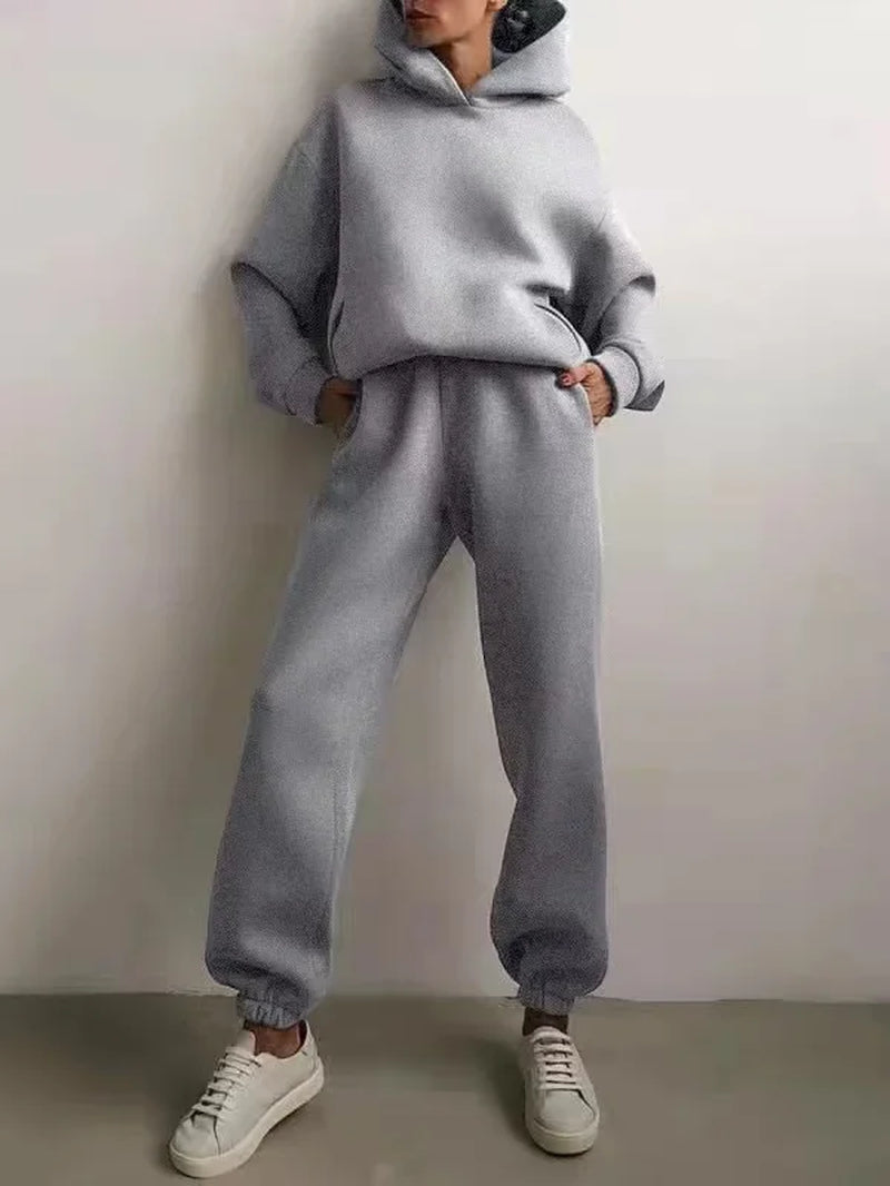 Conjunto Deportivo de Invierno para Mujer | Sudadera Oversize con Capucha + Pantalón Cómodo