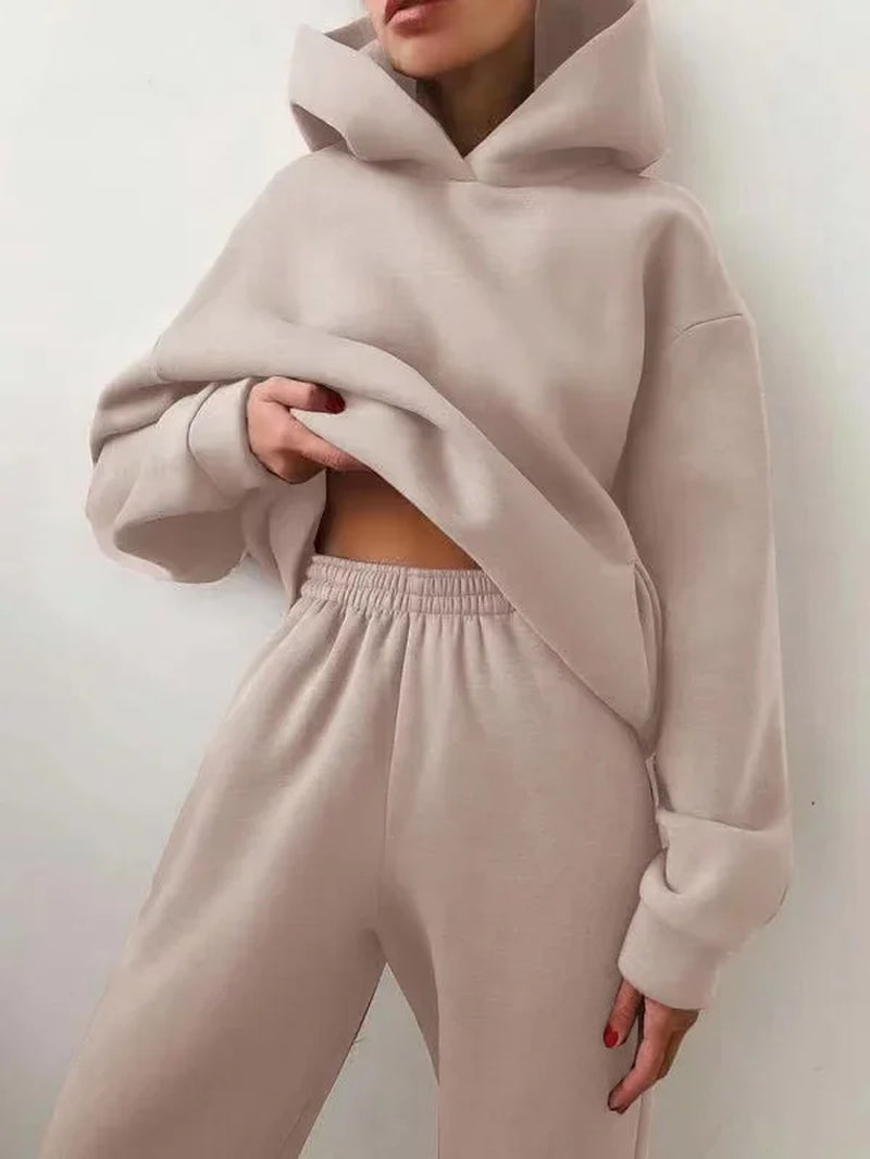 Conjunto Deportivo de Invierno para Mujer | Sudadera Oversize con Capucha + Pantalón Cómodo
